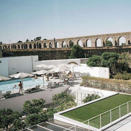M'Ar De Ar Aqueduto Hotel Evora Exterior photo The pool at the Hotel Grande Bretagne