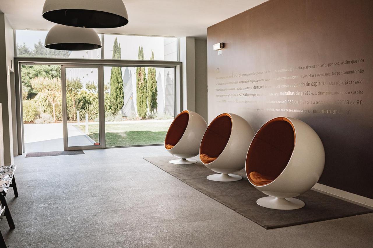 M'Ar De Ar Aqueduto Hotel Evora Exterior photo Ball chairs