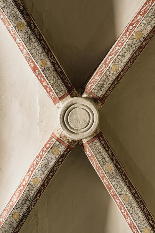 M'Ar De Ar Aqueduto Hotel Evora Exterior photo A ceiling boss in the church of St. Mary the Virgin, in the village of St. Mary's, Isle of Man