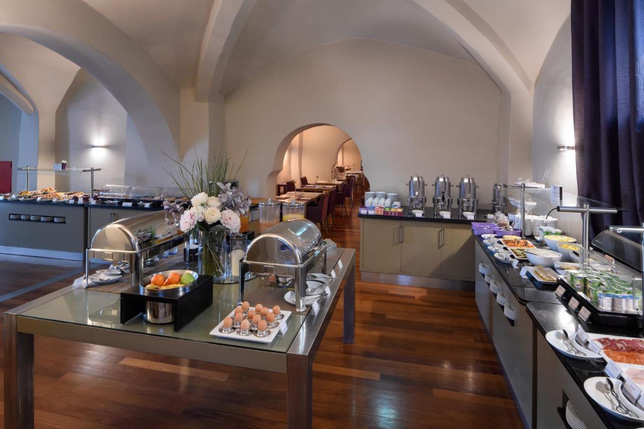 M'Ar De Ar Aqueduto Hotel Evora Exterior photo The buffet at the restaurant